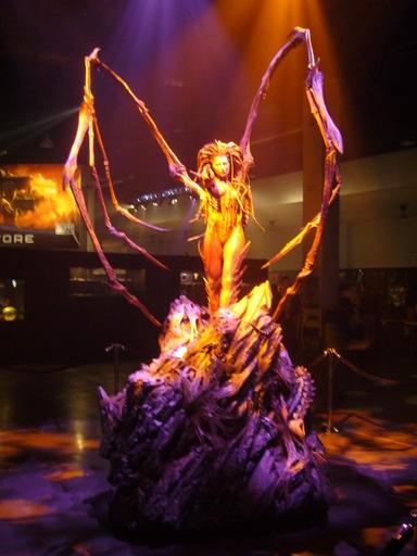 StarCraft II: Wings of Liberty - Sarah Kerrigan Statue at Blizzcon 2008